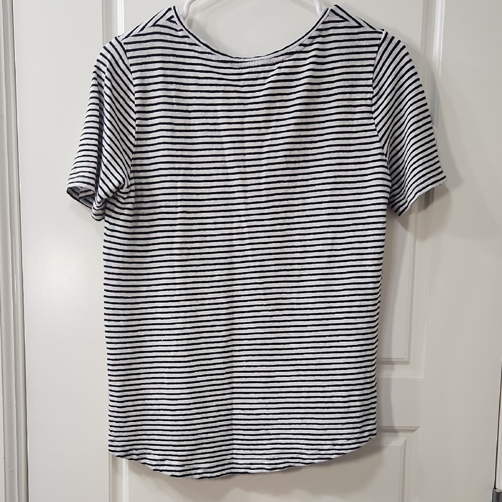 Banana Republic Striped V-Neck Tee in Black and White - Picture 5 of 6